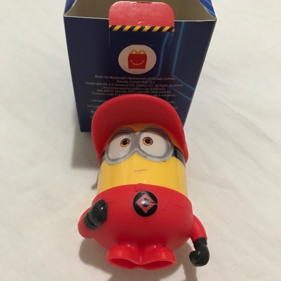 Despicable Me 4 Minion Action Figure Toy McDonald's Happy Meal Toy - Picture 3 of 3